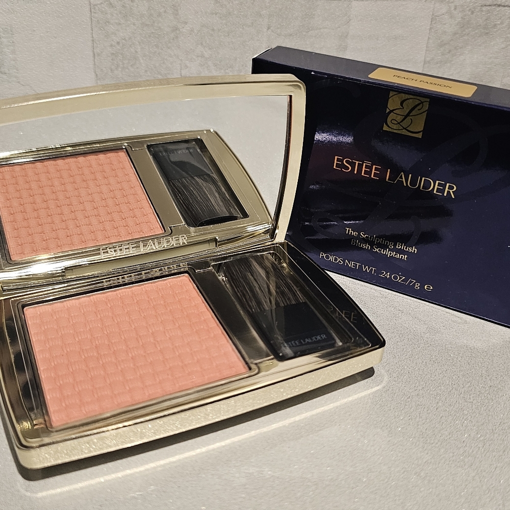 Estee Lauder The Sculpting Powder Blush - PEACH PASSION - Full Size